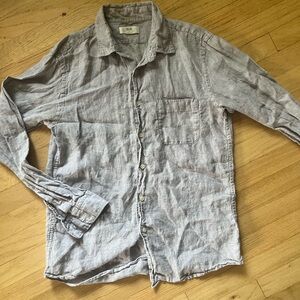 Uniqlo Gray Casual Button Down Shirt